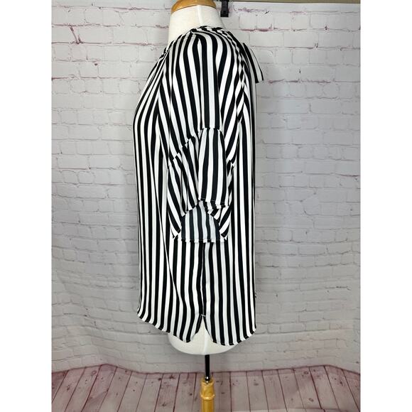 LOFT Black White Vertical Stripe Short Sleeve Blouse Womens Large Top - Picture 2 of 7